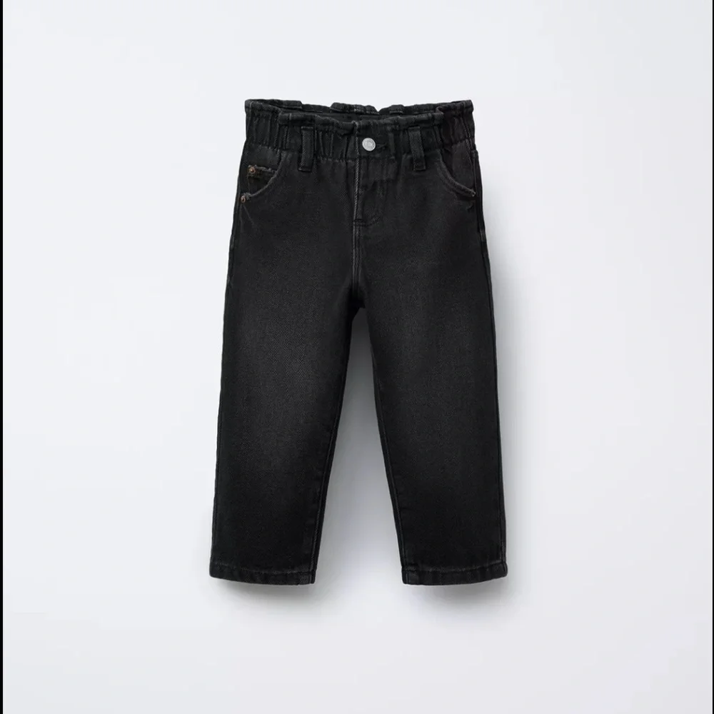 Zara kids, black, heart pocket paperbag jeans, size 6 years